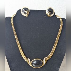 Trifari Chunky Black And Gold Choker With Clip On Earrings Set